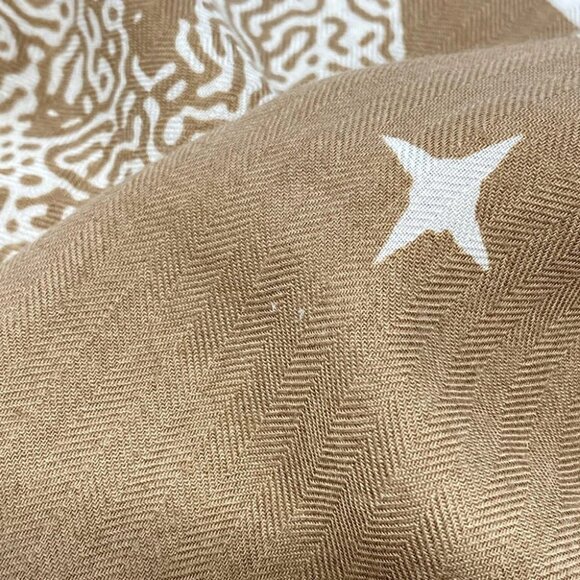 HERMES Carrejean/Shawl Carre 140 - Brown Cream Cashmere Silk Scarf - Picture 4 of 6